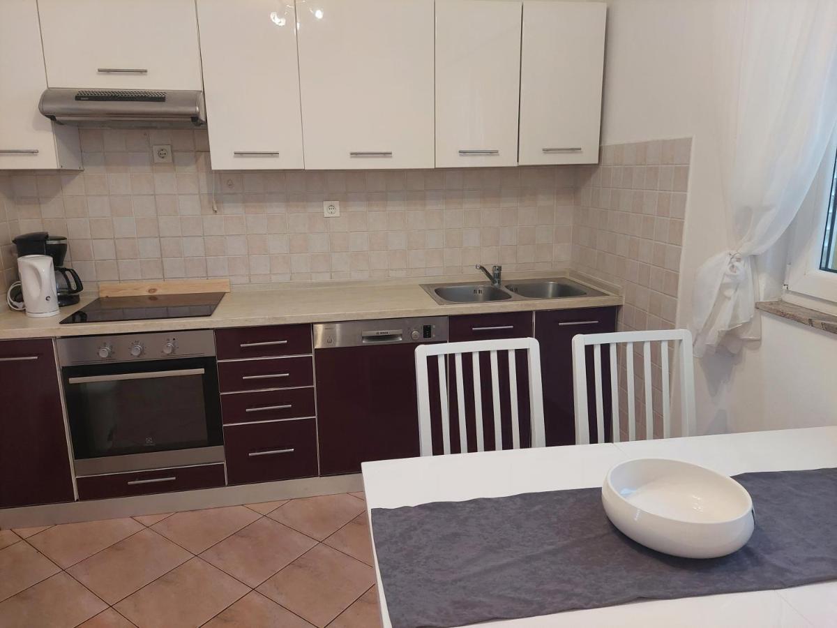 Apartments Gojka Miocevic Biograd Na Moru Exterior foto