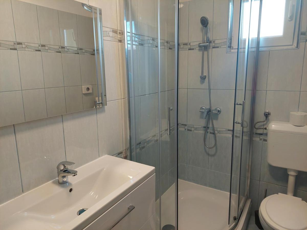 Apartments Gojka Miocevic Biograd Na Moru Exterior foto
