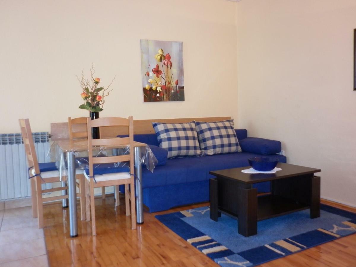 Apartments Gojka Miocevic Biograd Na Moru Exterior foto